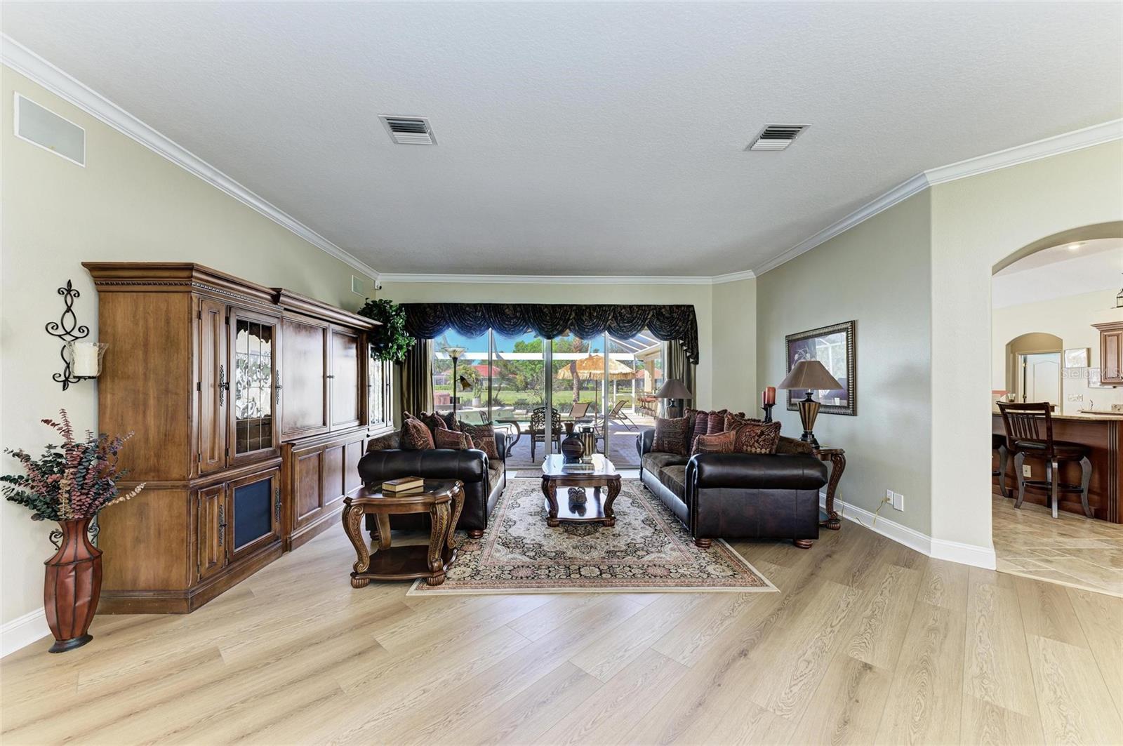 A4657094 Property Photo