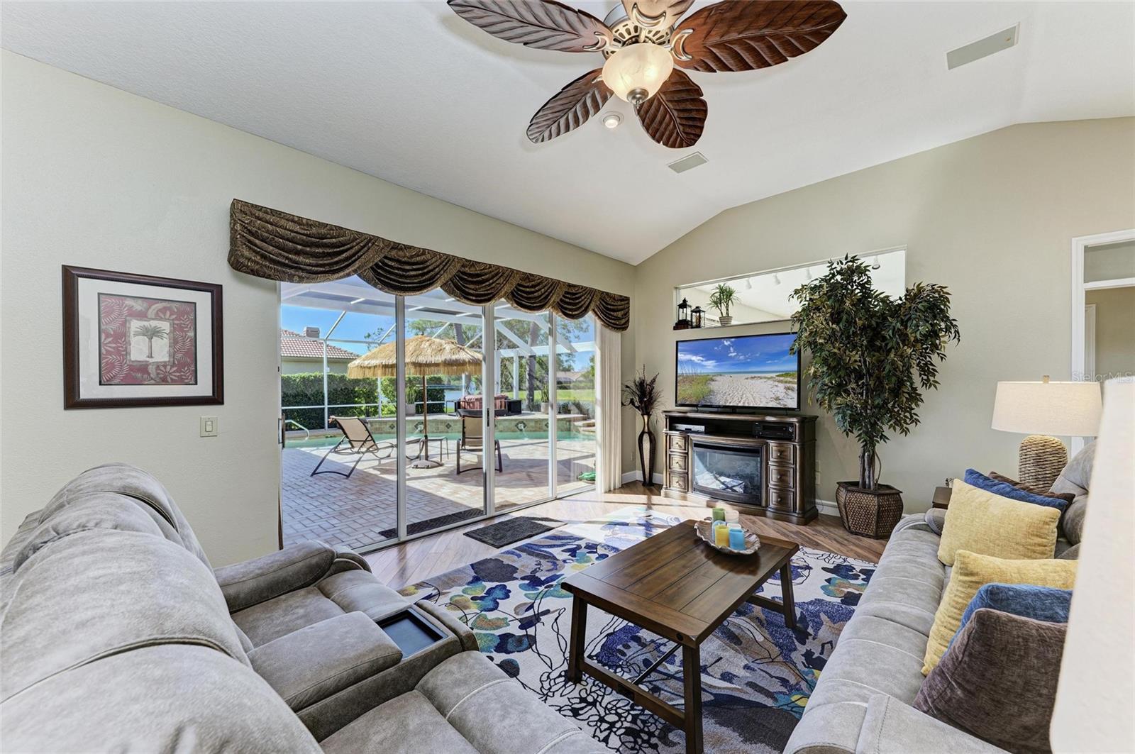 A4657094 Property Photo