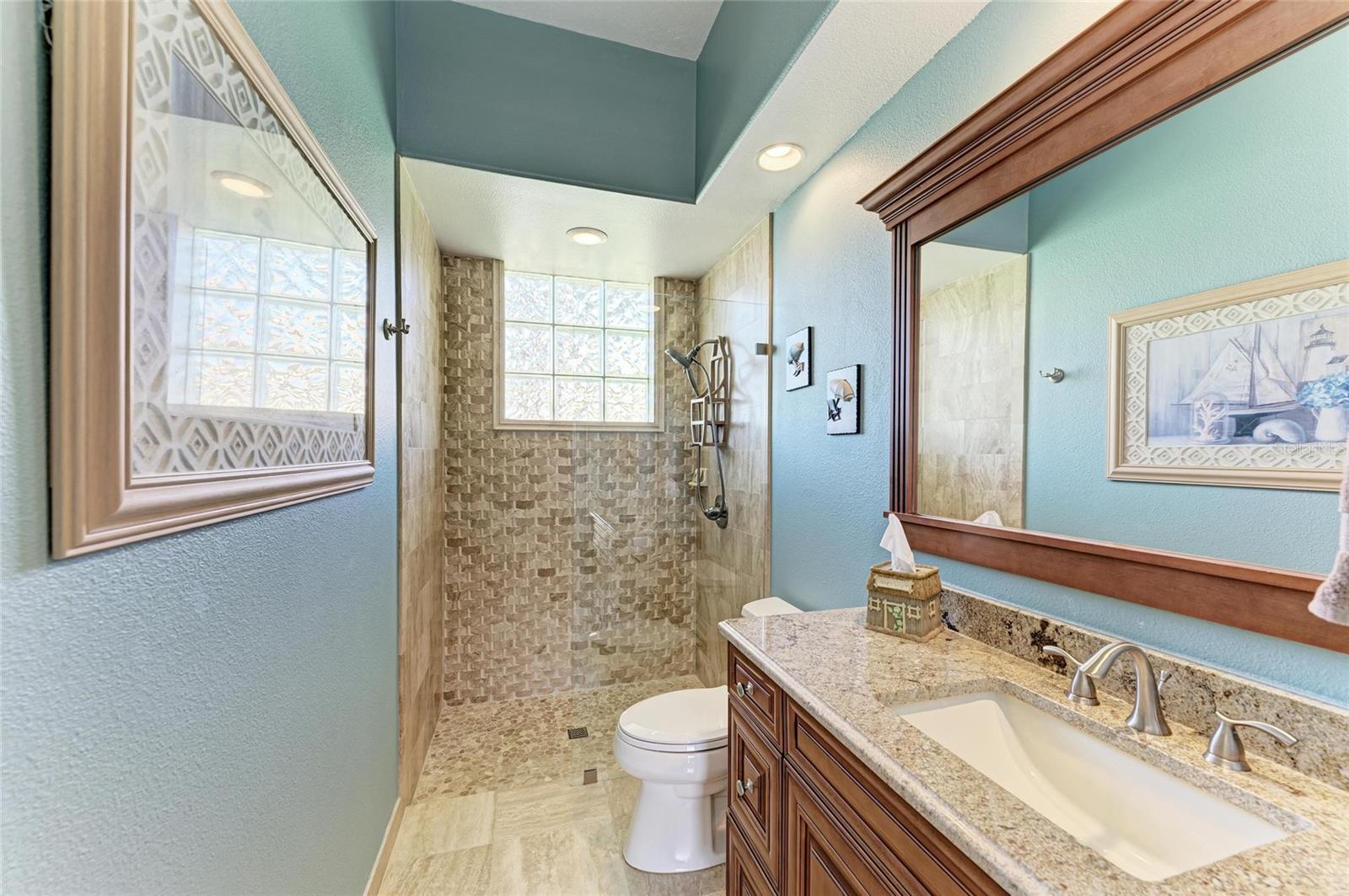 A4657094 Property Photo