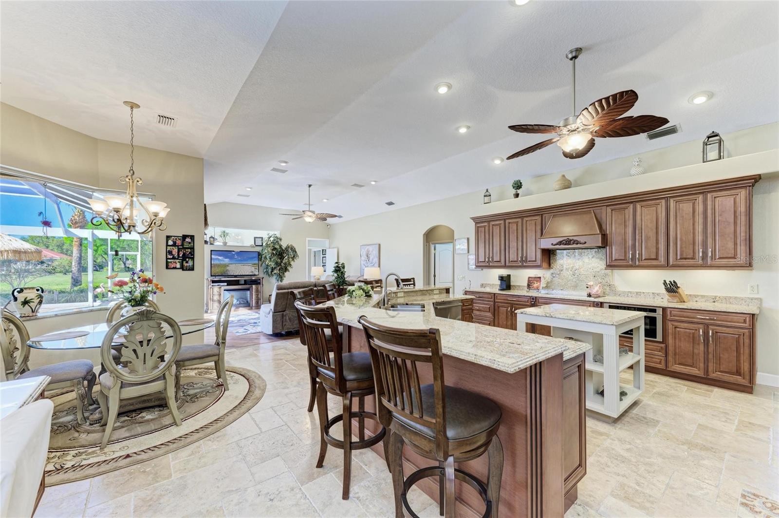 A4657094 Property Photo