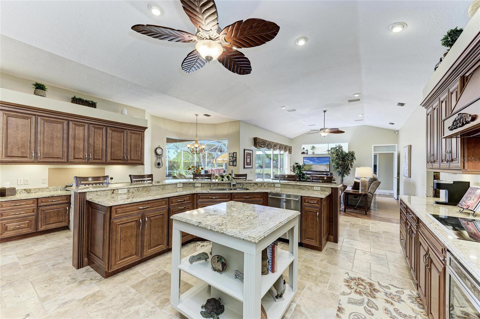A4657094 Property Photo