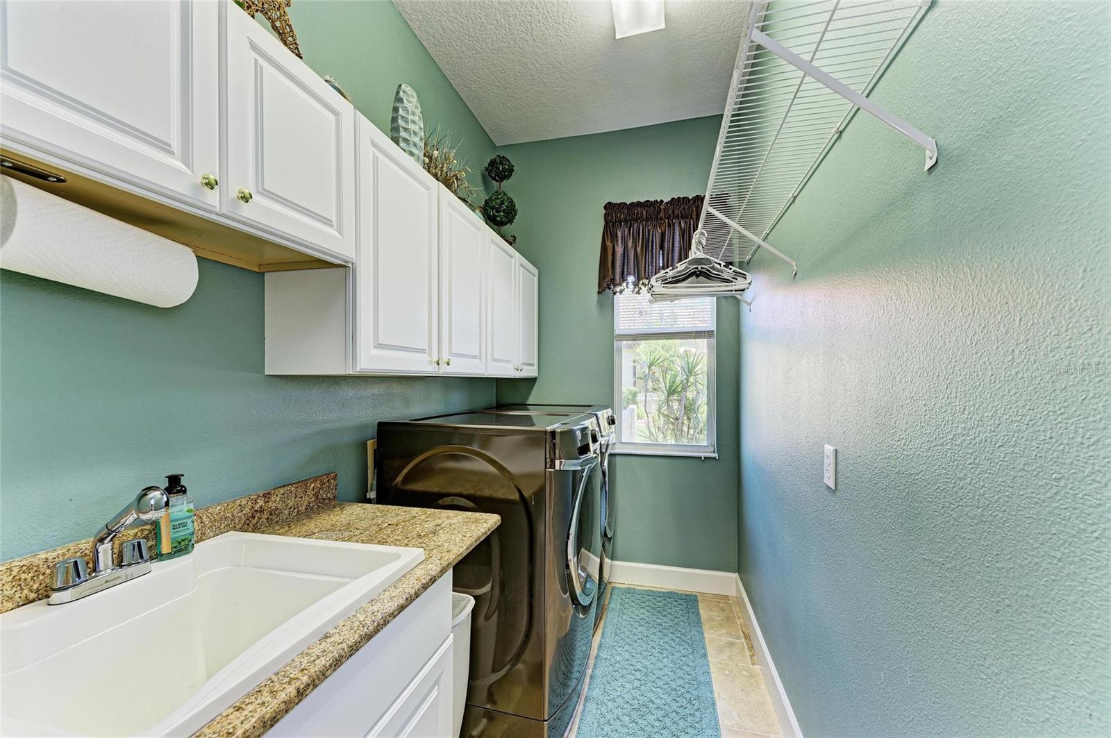 A4657094 Property Photo