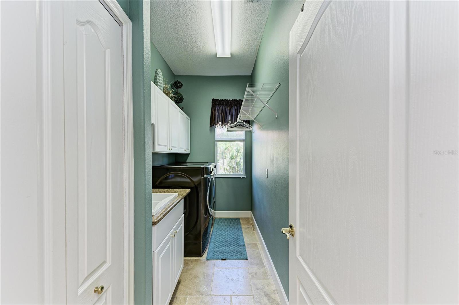A4657094 Property Photo