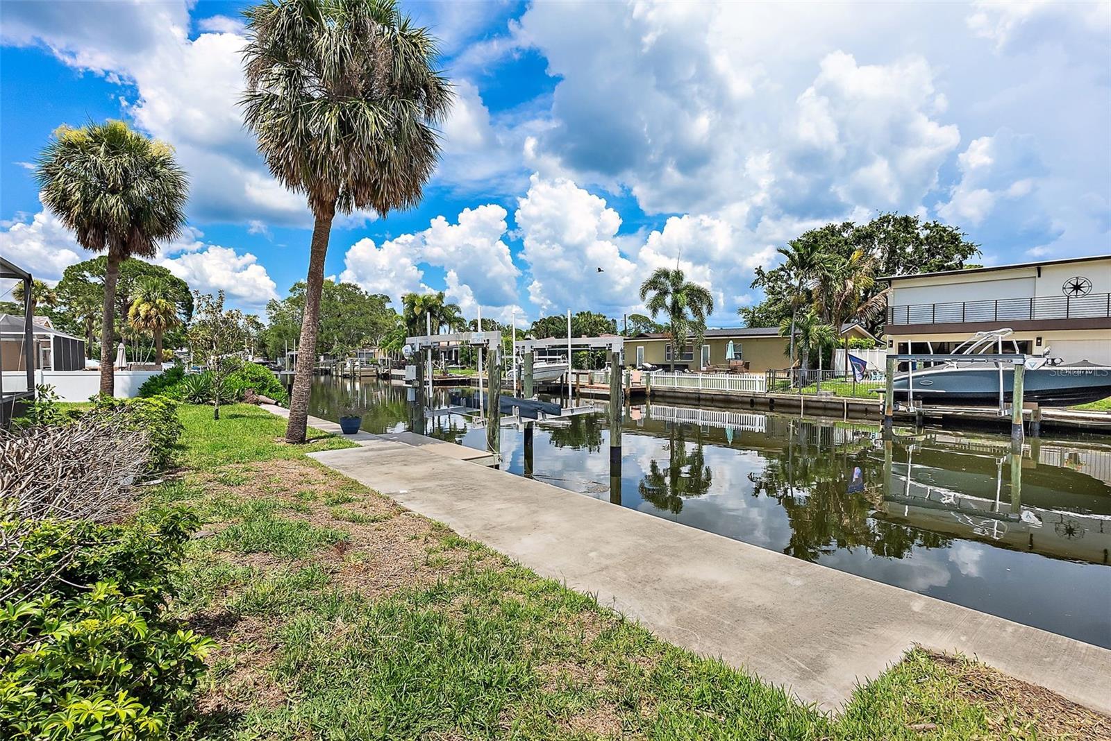 TB8400937 Property Photo