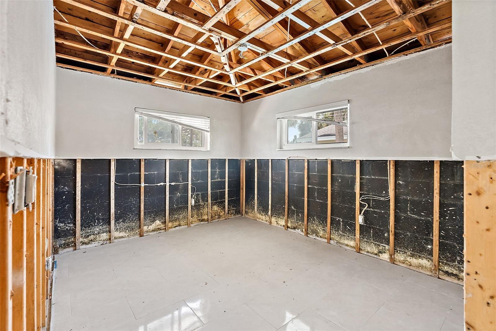 TB8400937 Property Photo