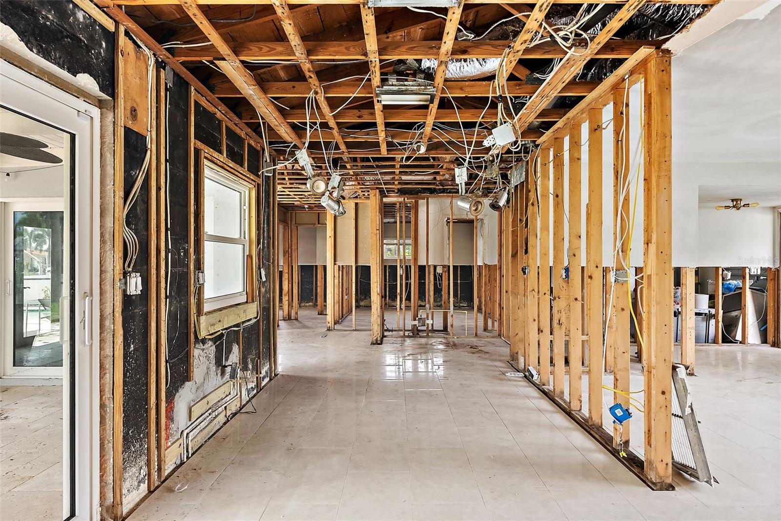 TB8400937 Property Photo