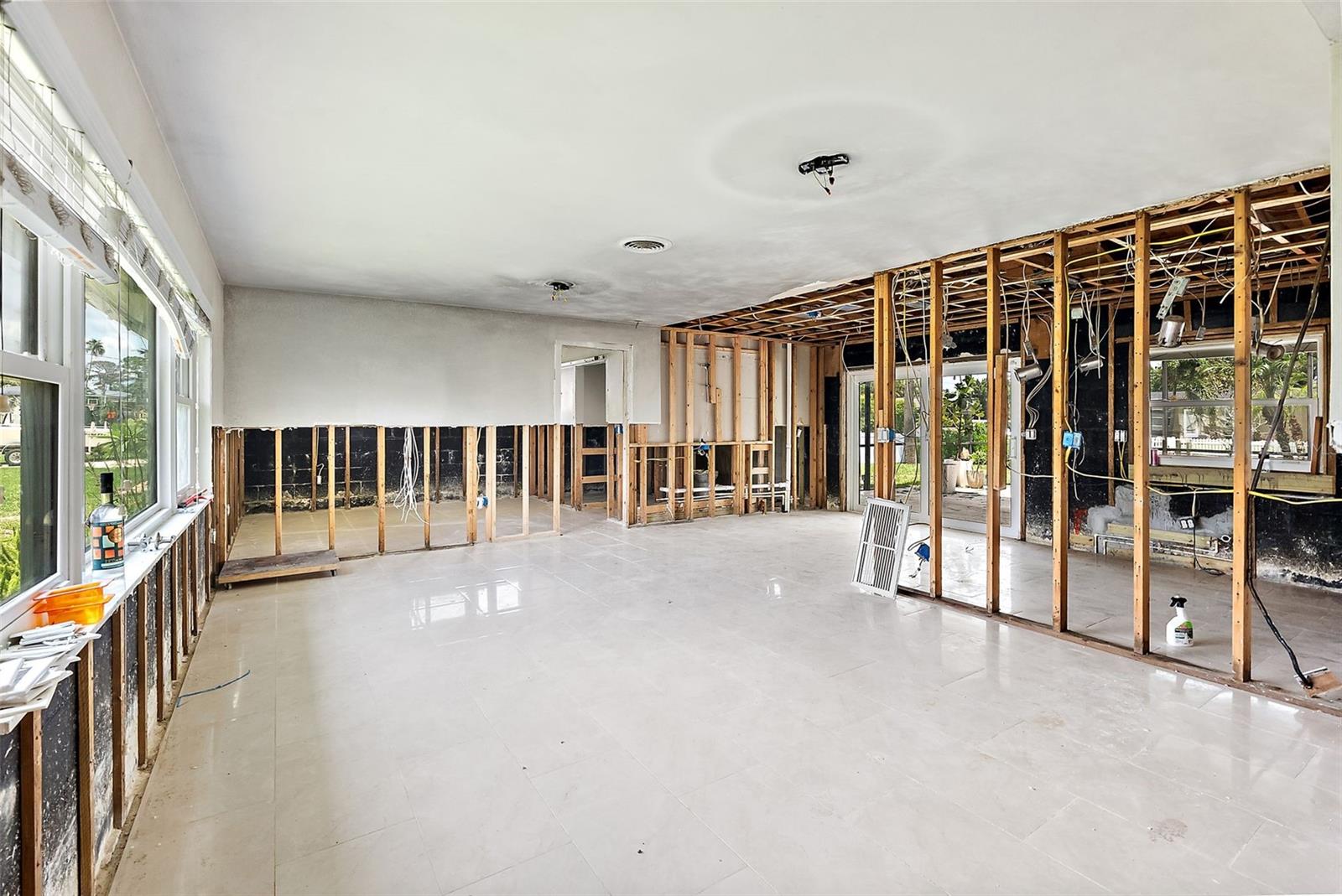 TB8400937 Property Photo