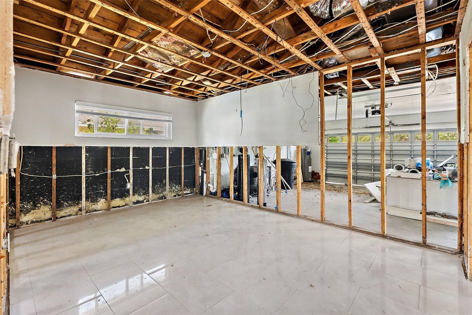 TB8400937 Property Photo