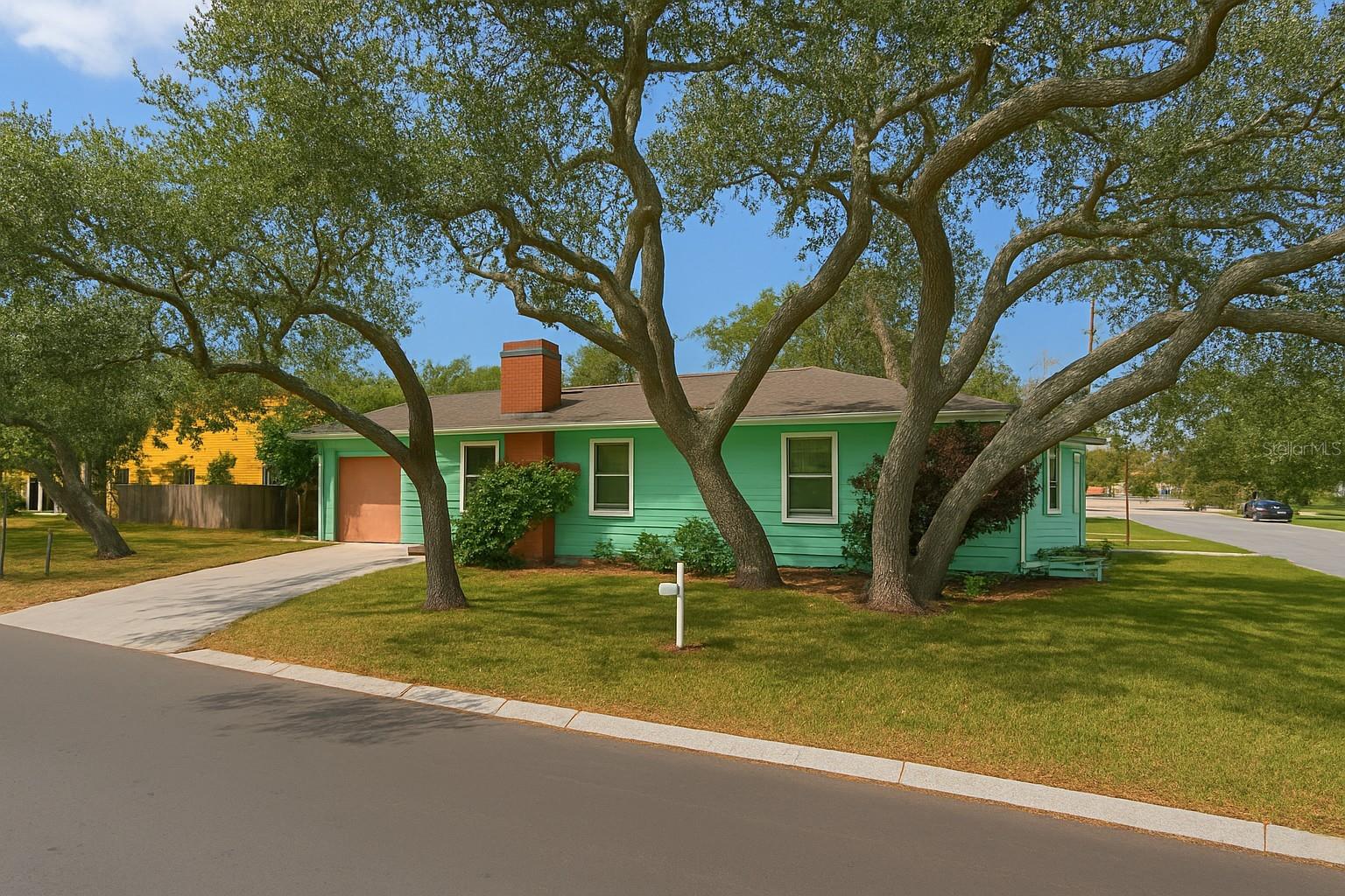 214 Highland Ave, Clearwater, FL 33755