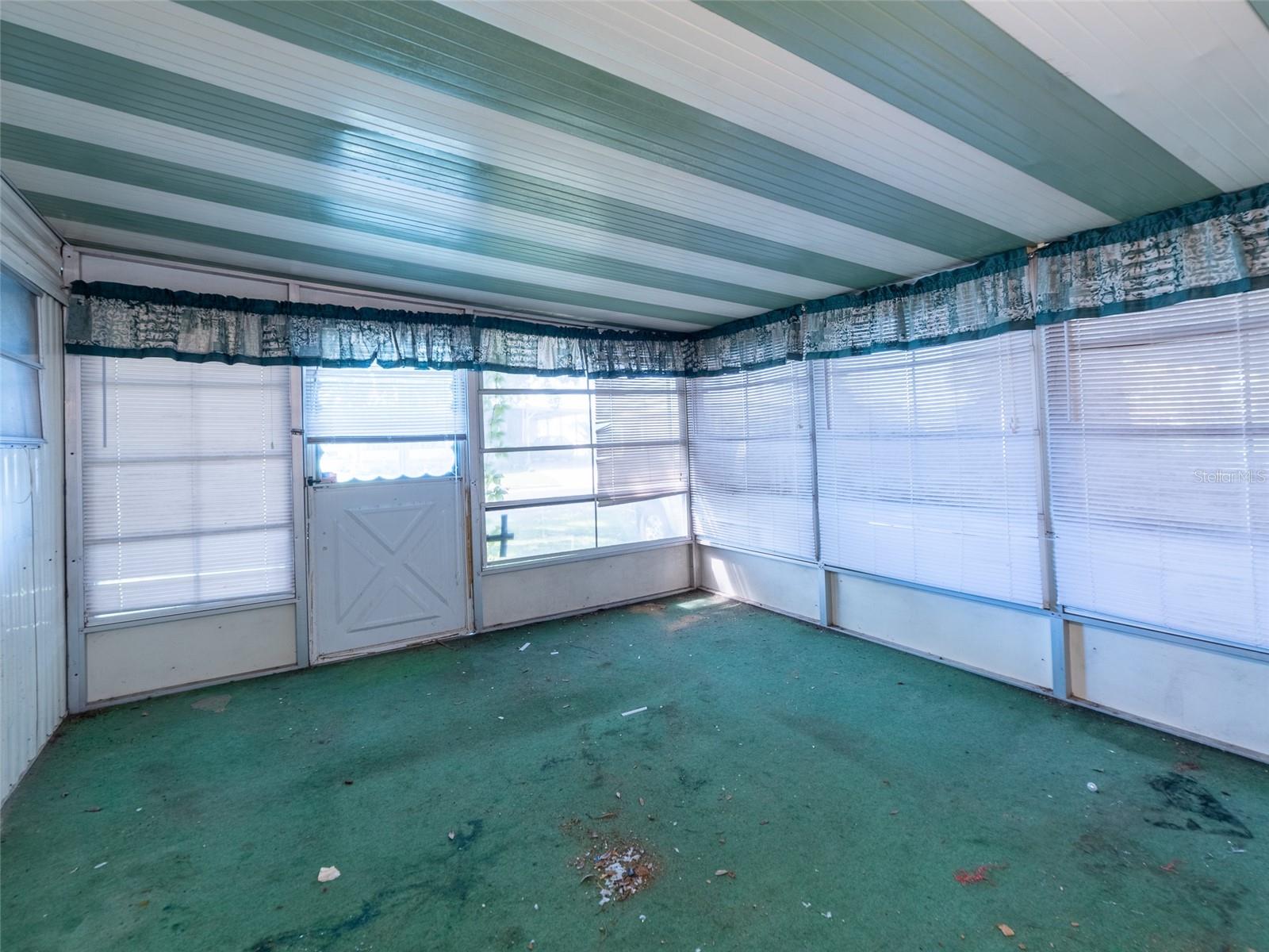 TB8401096 Property Photo