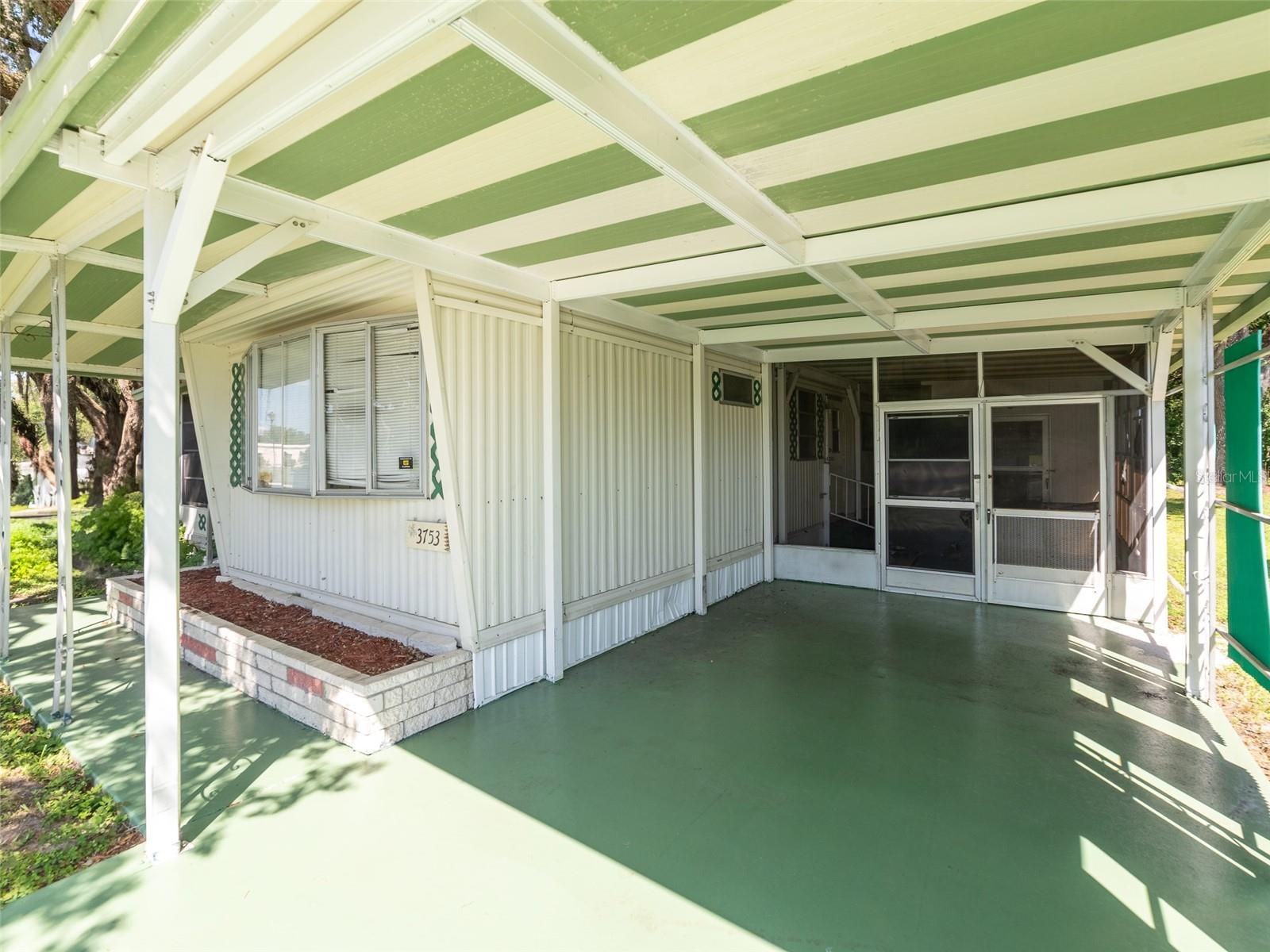 TB8401096 Property Photo