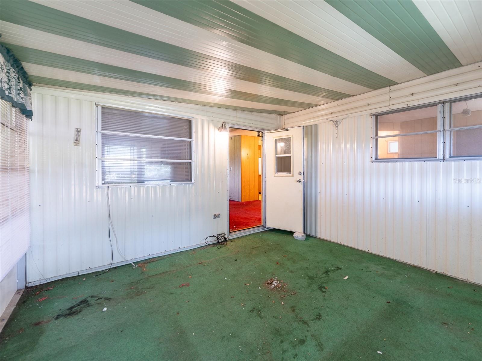 TB8401096 Property Photo