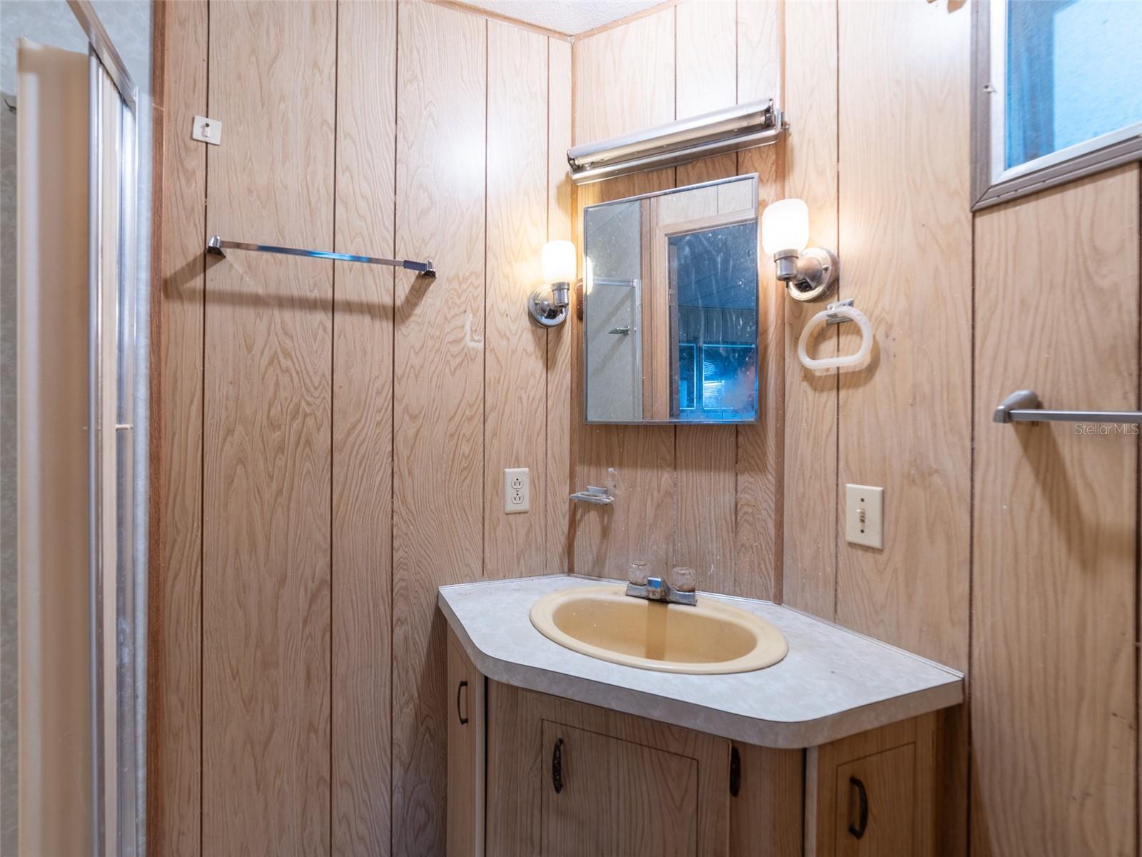 TB8401096 Property Photo