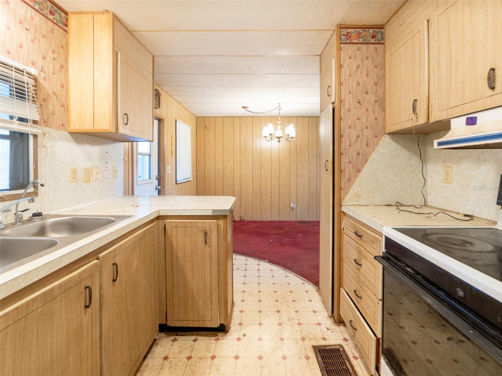 TB8401096 Property Photo