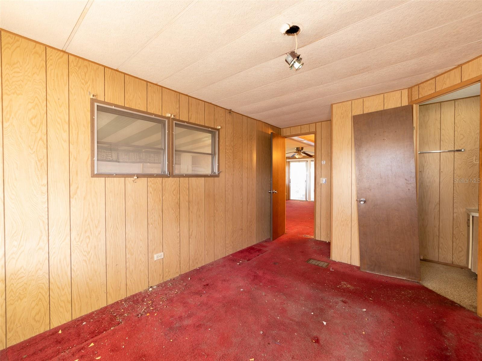 TB8401096 Property Photo