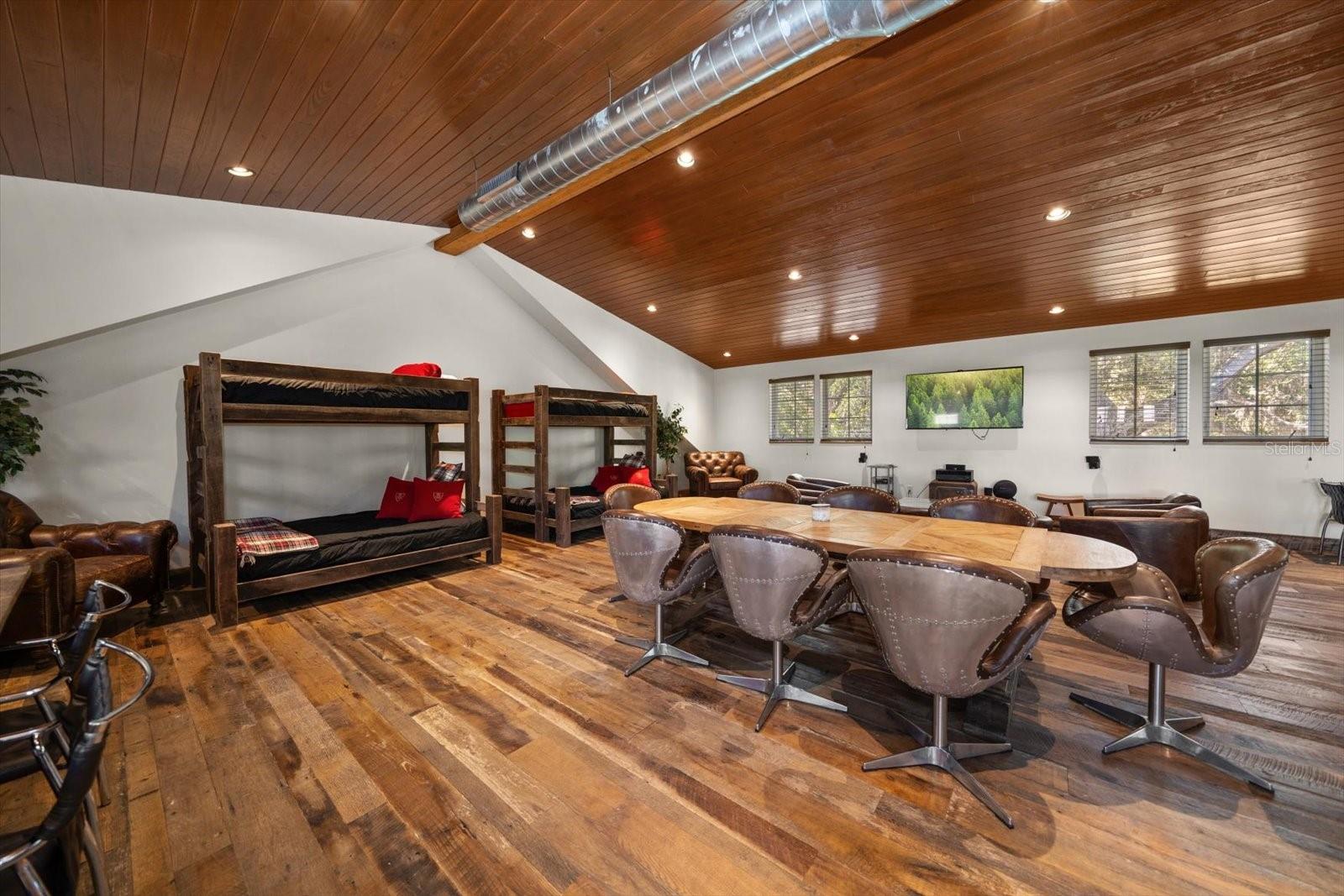 TB8401145 Property Photo