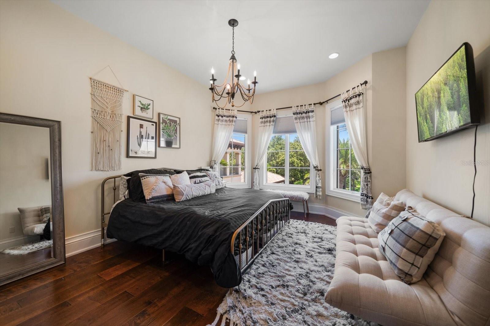 TB8401145 Property Photo