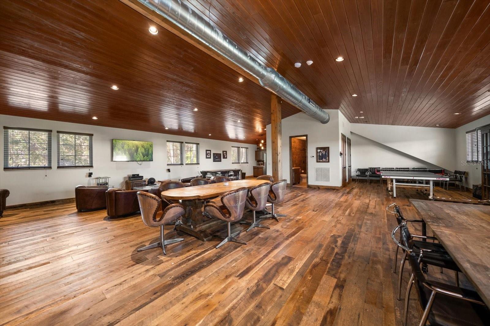 TB8401145 Property Photo