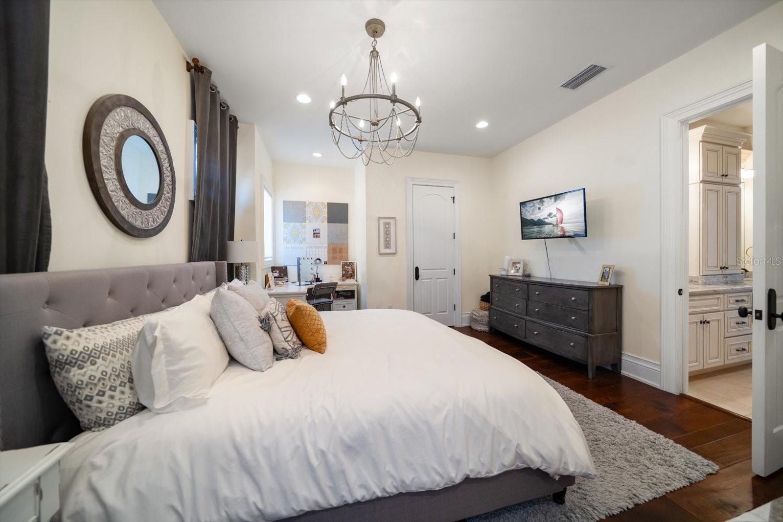 TB8401145 Property Photo