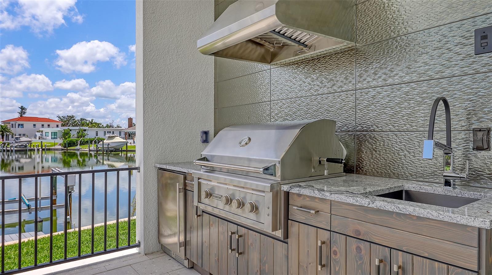 A4657152 Property Photo