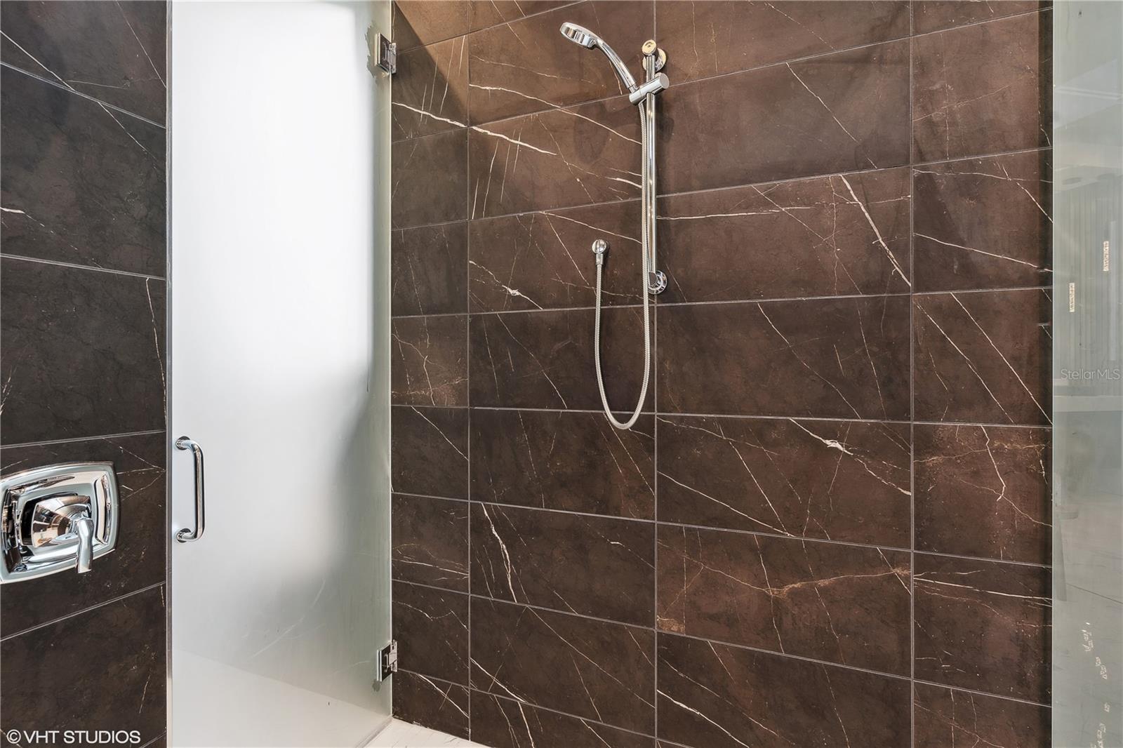 TB8401290 Property Photo