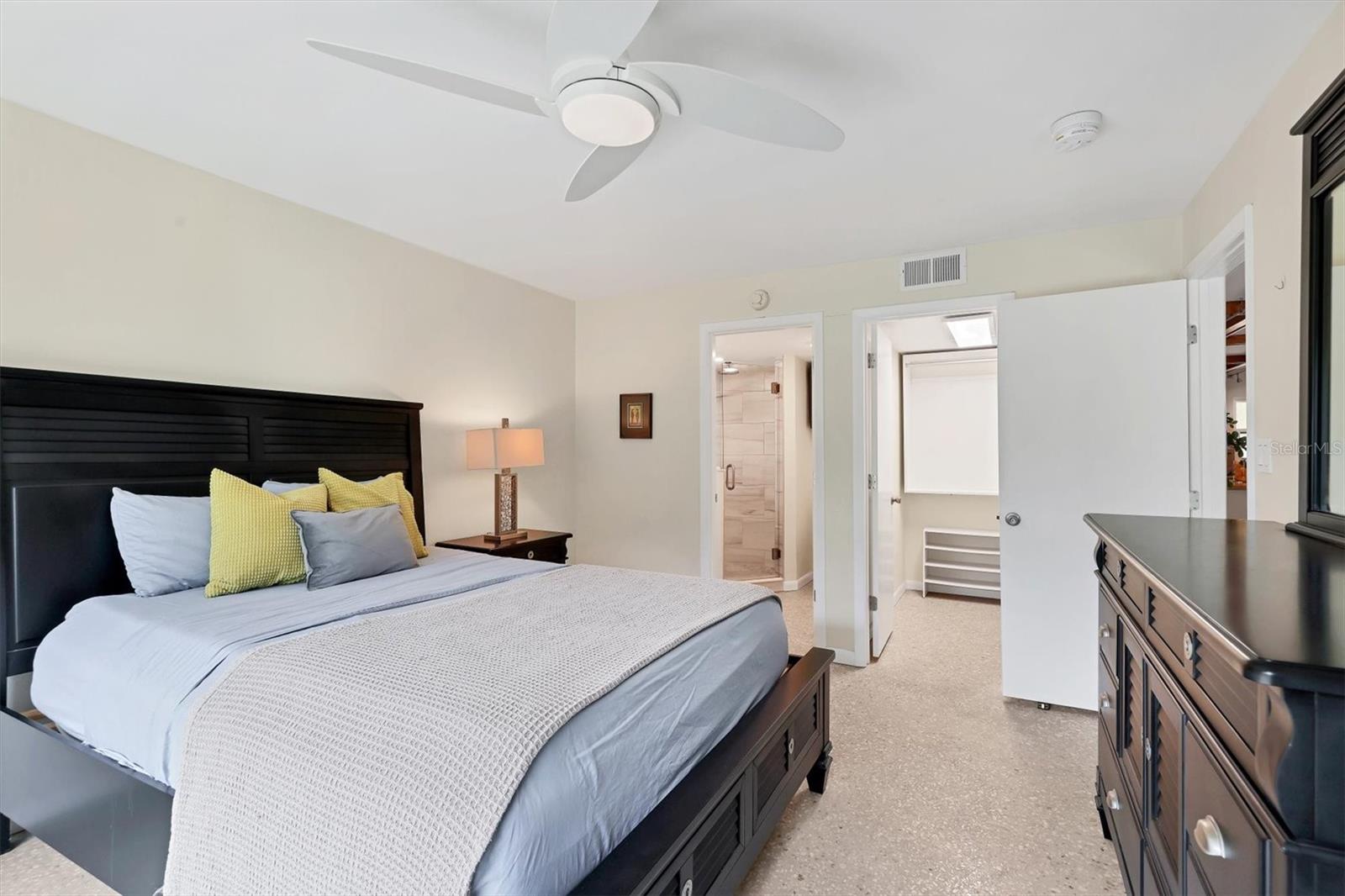 1650 PINE TREE LN #105, SARASOTA, FL, 34236