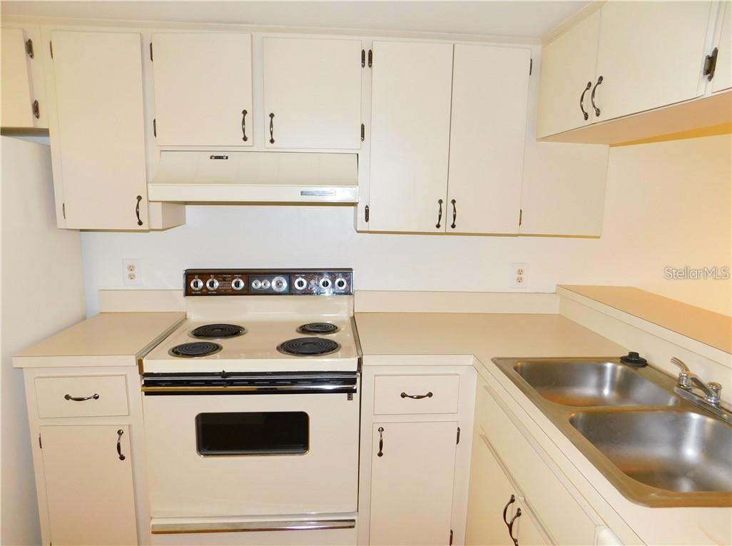 2733 COUNTRYSIDE BLVD #107, CLEARWATER, FL, 33761