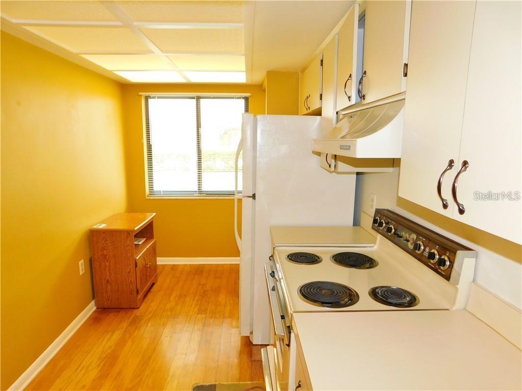 2733 COUNTRYSIDE BLVD #107, CLEARWATER, FL, 33761