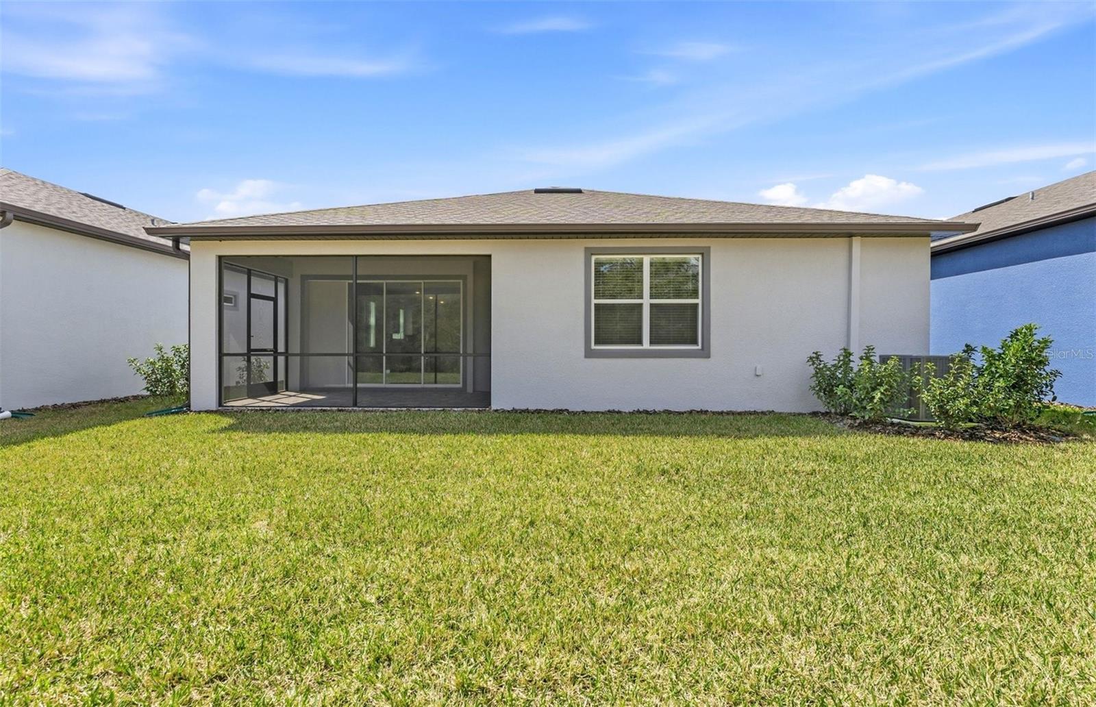 Covered Lanai w/Screen Enclosure