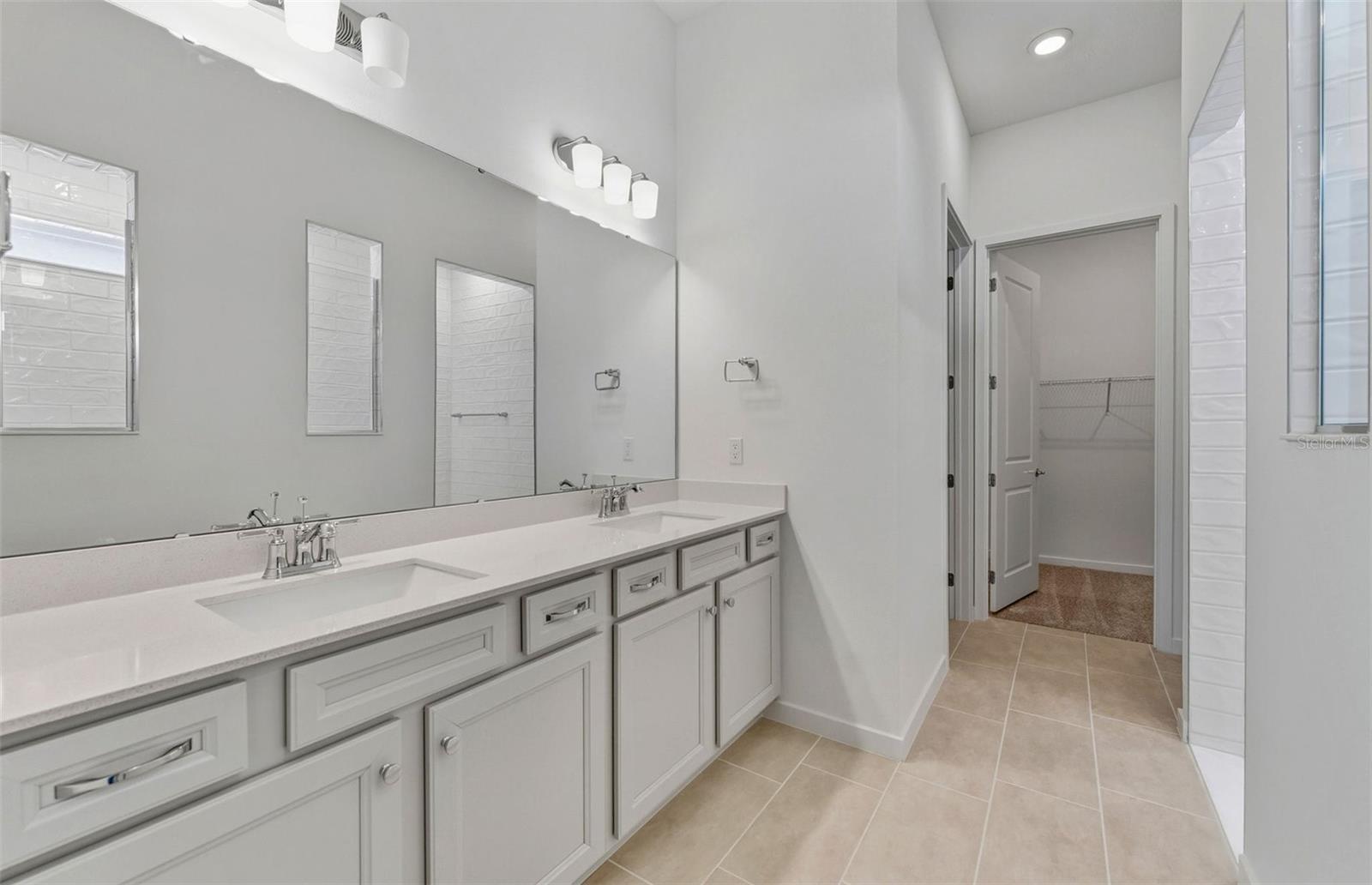 Owner's Bath w/Dual Sinks