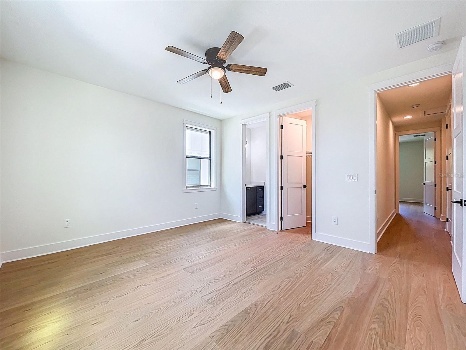 1015 W CHARTER ST, TAMPA, FL, 33602