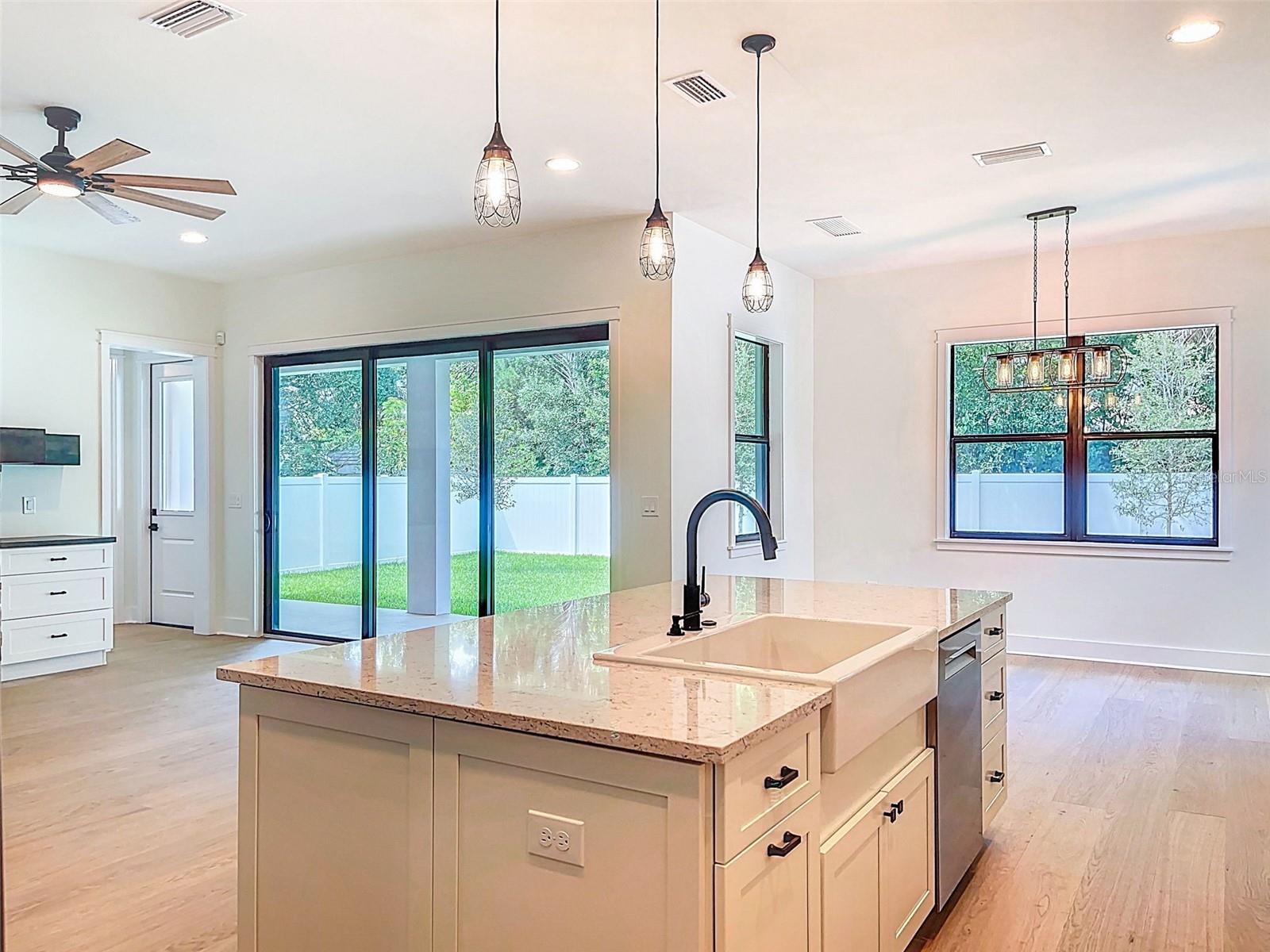 1015 W CHARTER ST, TAMPA, FL, 33602