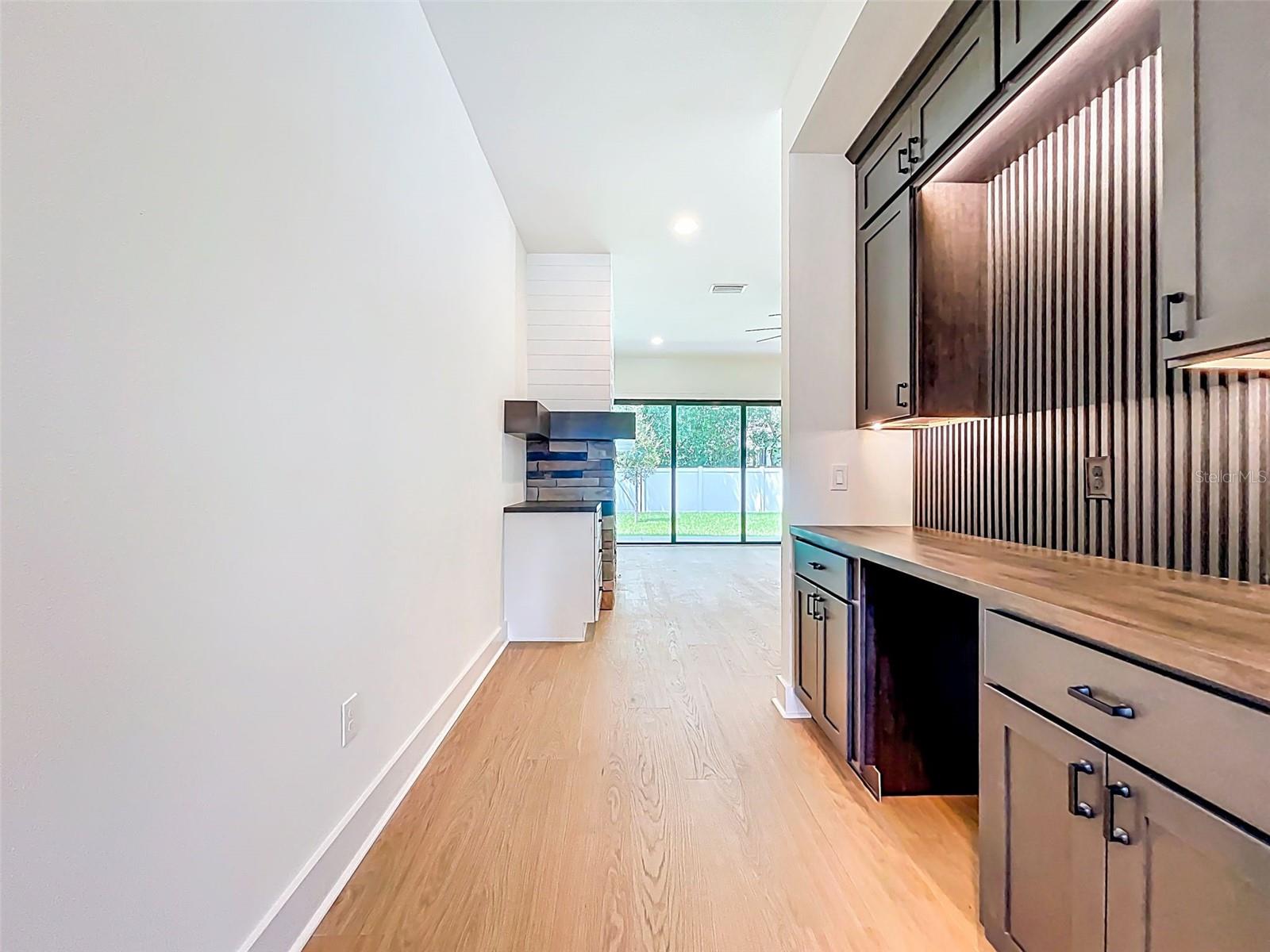 1015 W CHARTER ST, TAMPA, FL, 33602