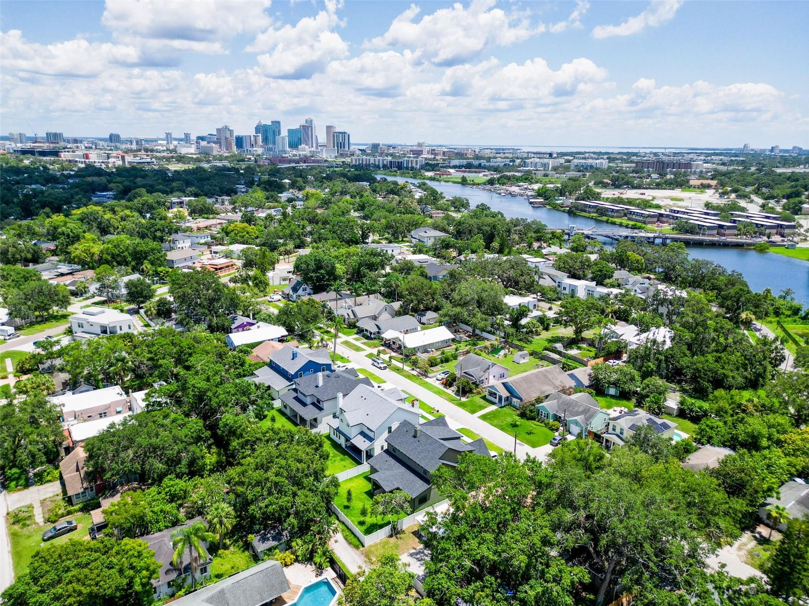 1015 W CHARTER ST, TAMPA, FL, 33602