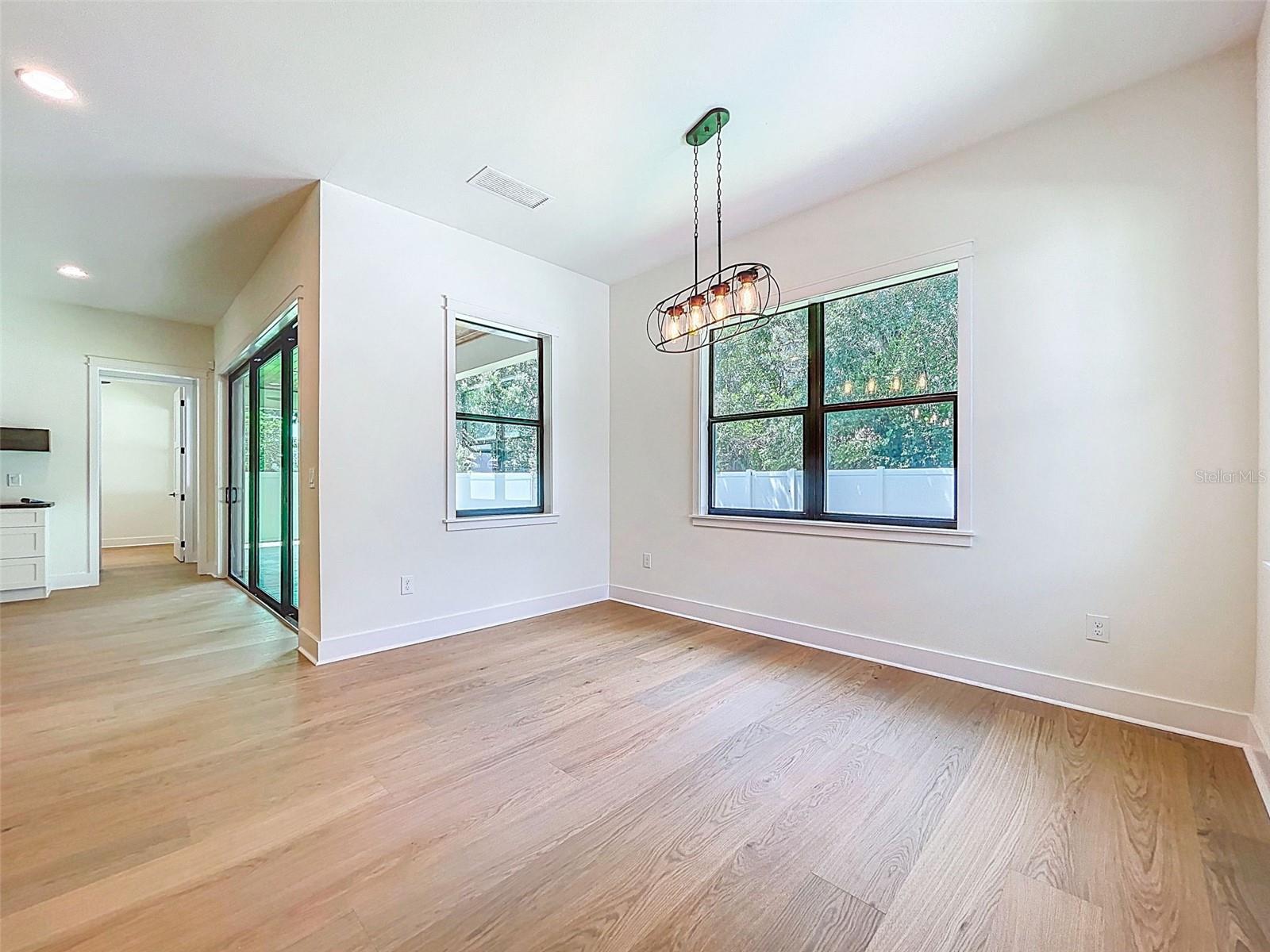 1015 W CHARTER ST, TAMPA, FL, 33602