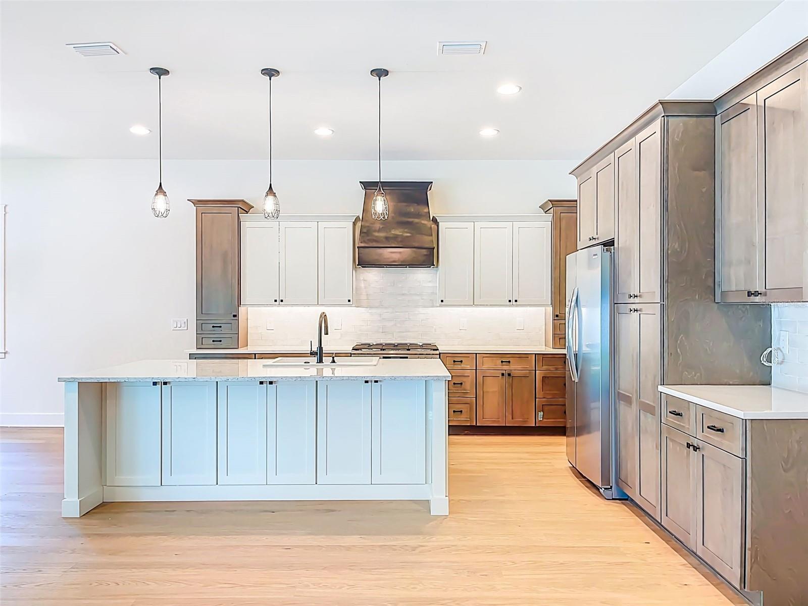 1015 W CHARTER ST, TAMPA, FL, 33602