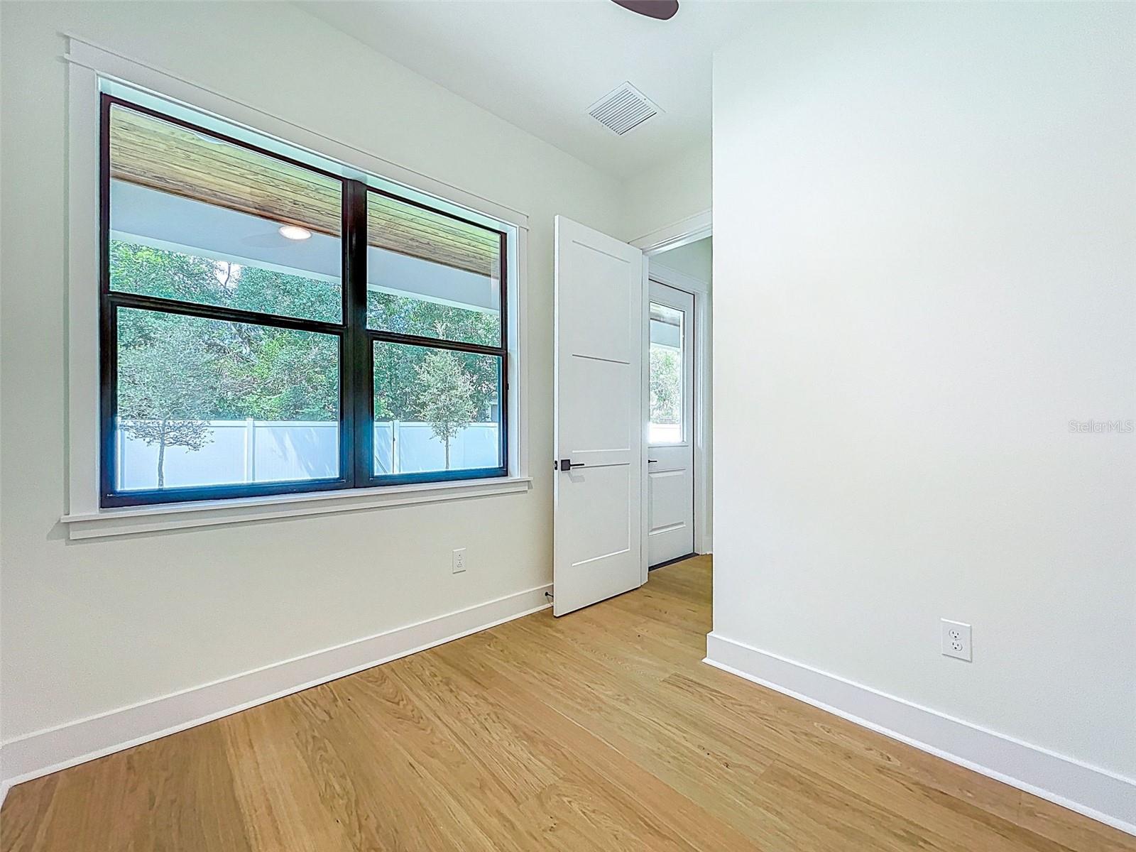 1015 W CHARTER ST, TAMPA, FL, 33602