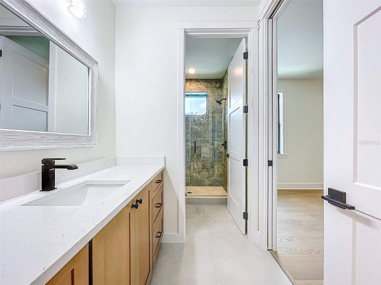 1015 W CHARTER ST, TAMPA, FL, 33602