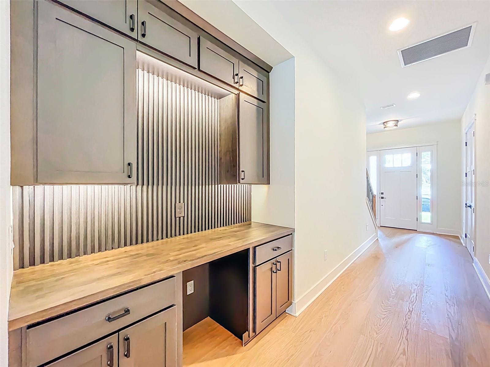 1015 W CHARTER ST, TAMPA, FL, 33602