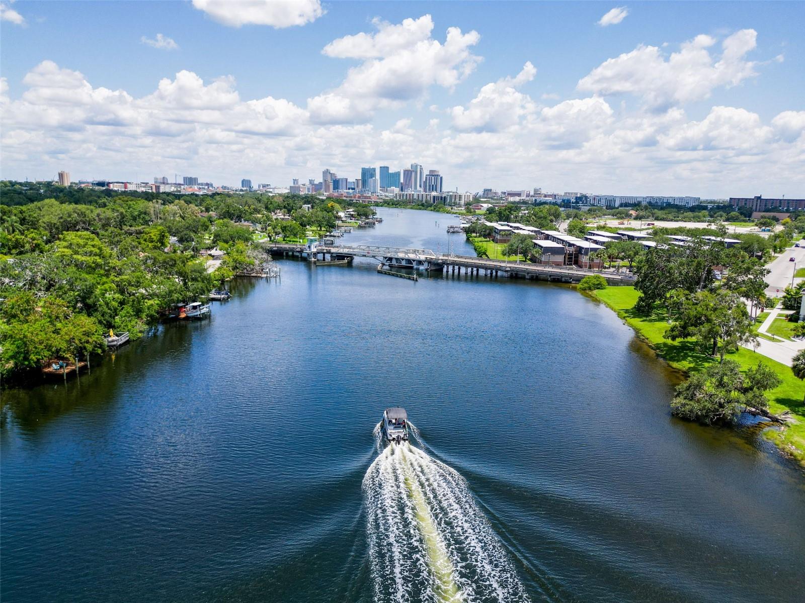 1015 W CHARTER ST, TAMPA, FL, 33602