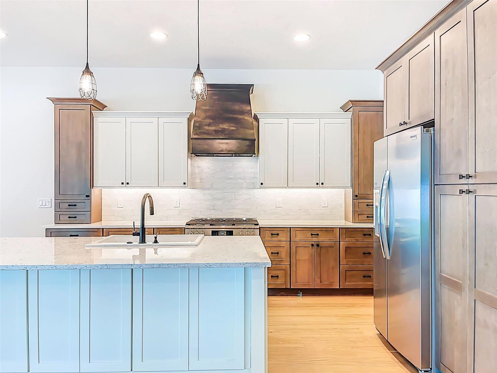 1015 W CHARTER ST, TAMPA, FL, 33602