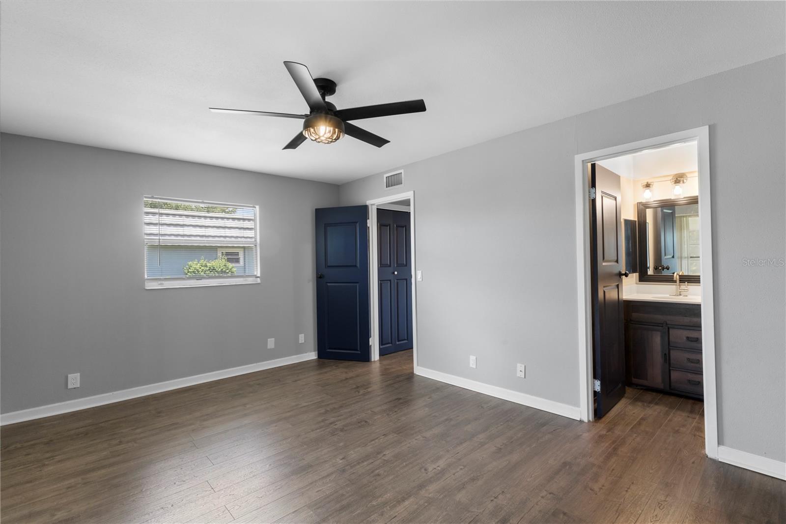 TB8401490 Property Photo