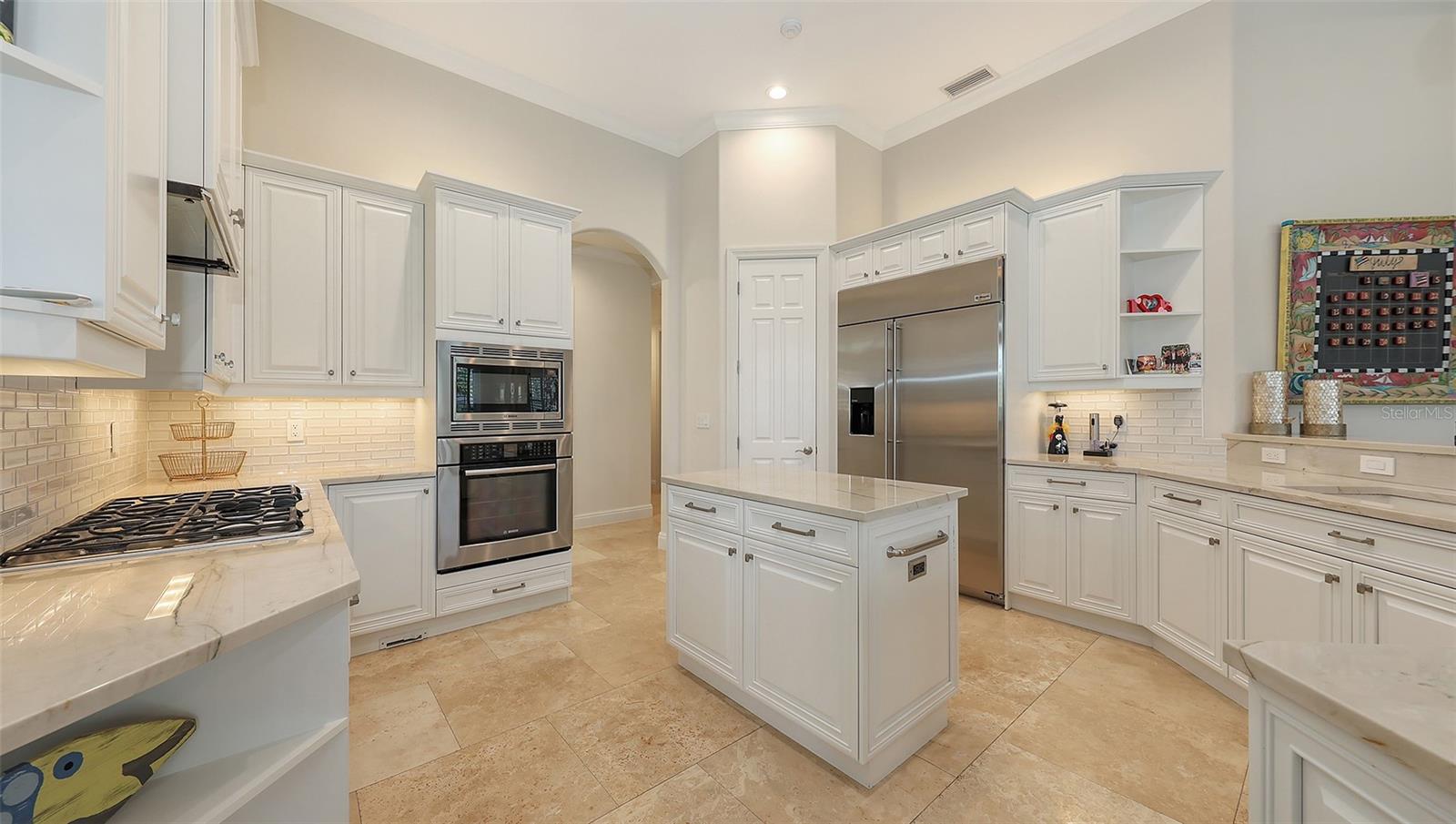 A4657277 Property Photo