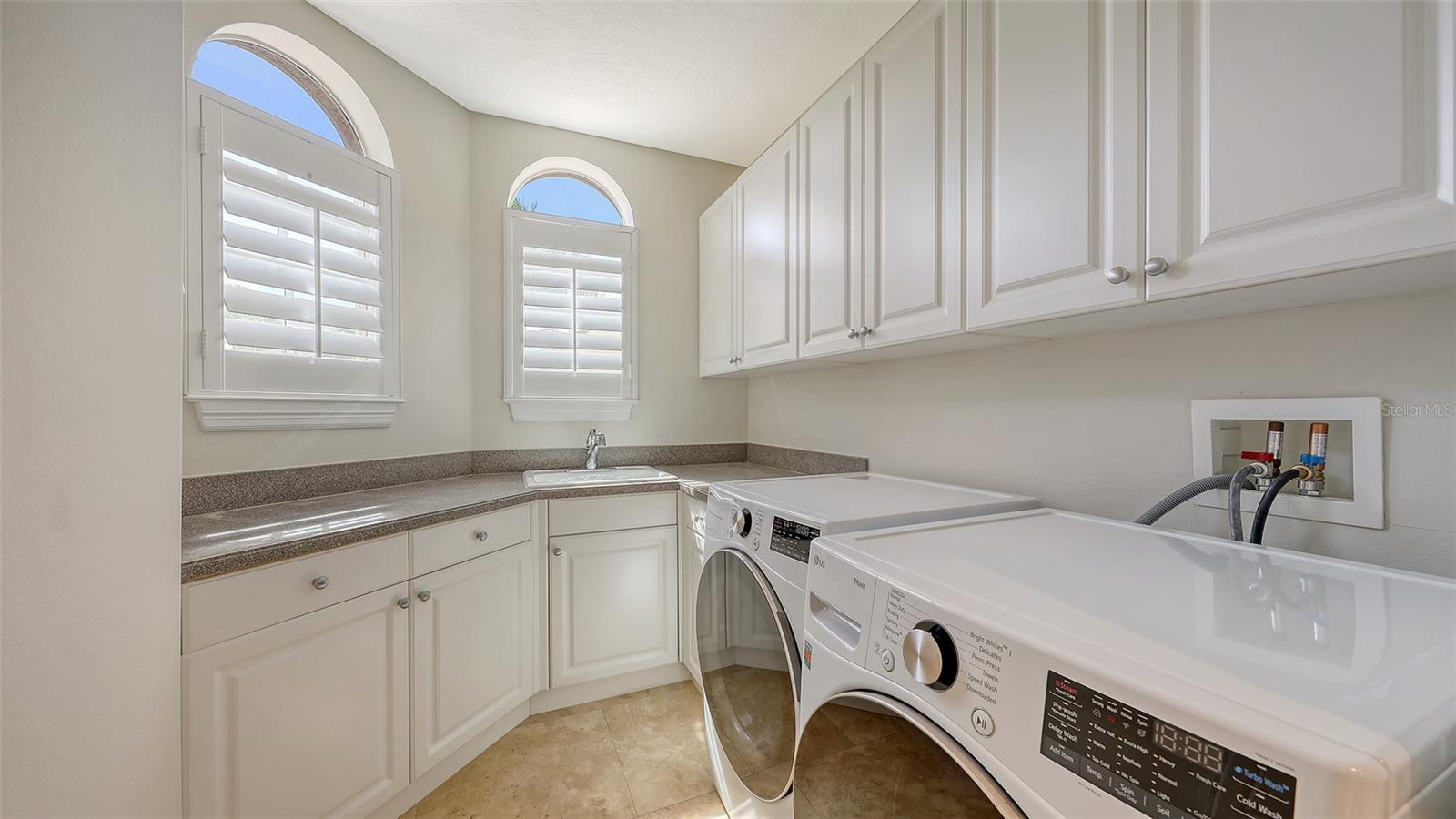 A4657277 Property Photo