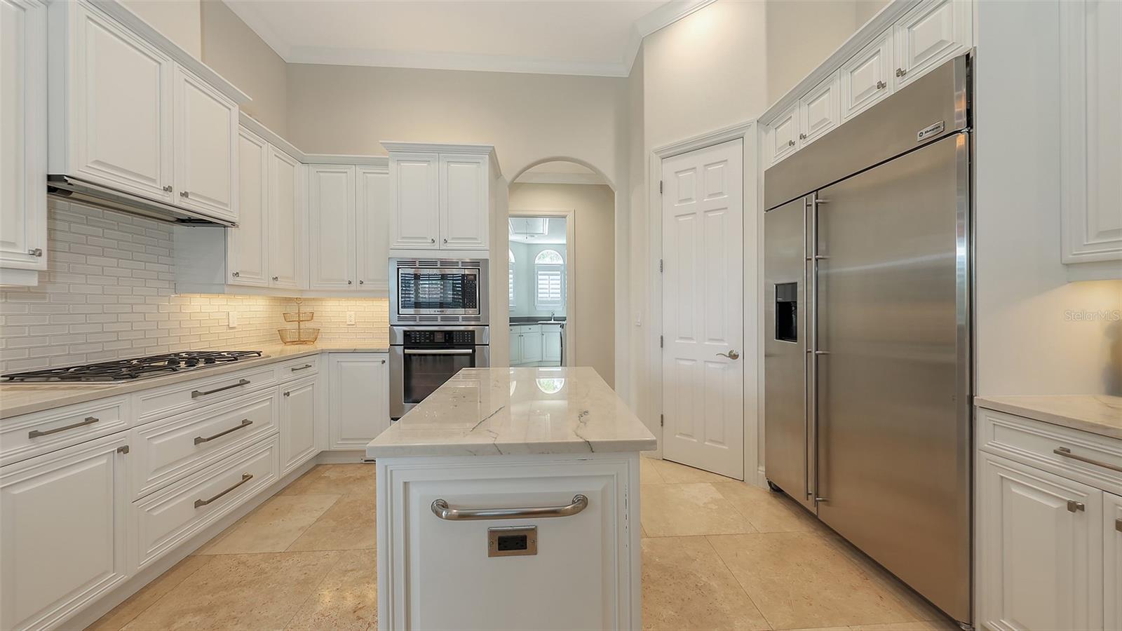 A4657277 Property Photo