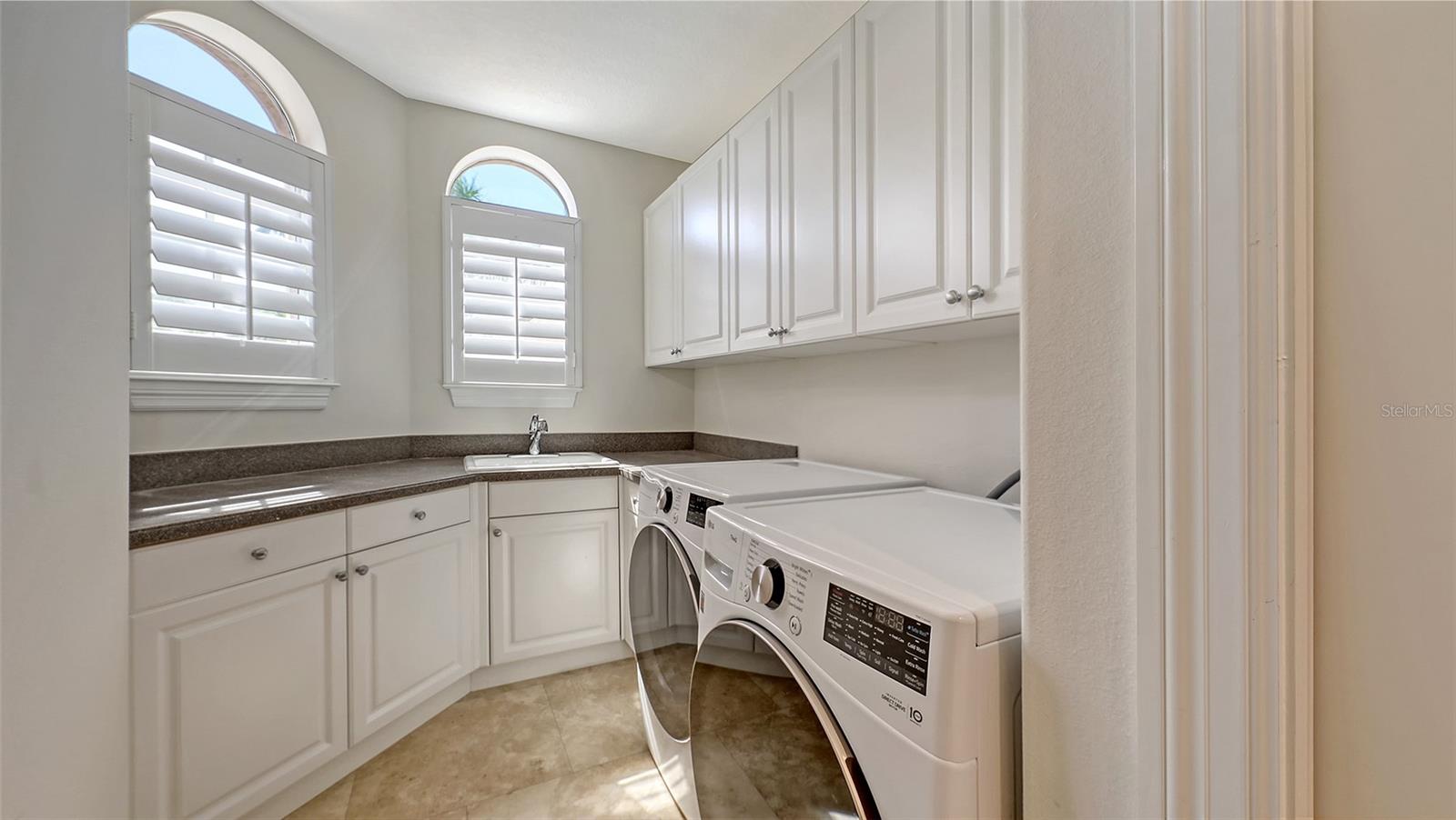 A4657277 Property Photo