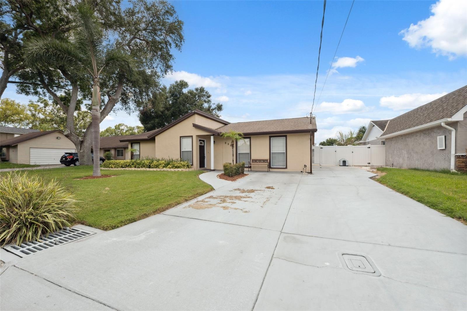 8306 N GOMEZ AVE, TAMPA, FL, 33614