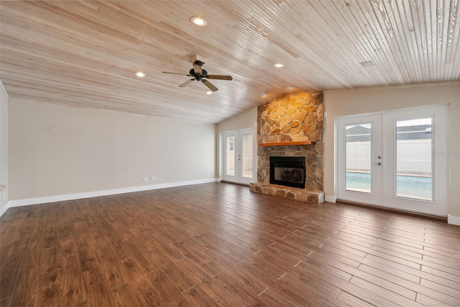 8306 N GOMEZ AVE, TAMPA, FL, 33614