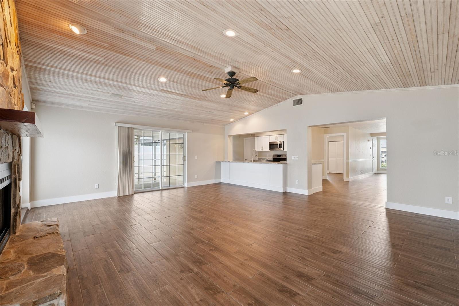 8306 N GOMEZ AVE, TAMPA, FL, 33614