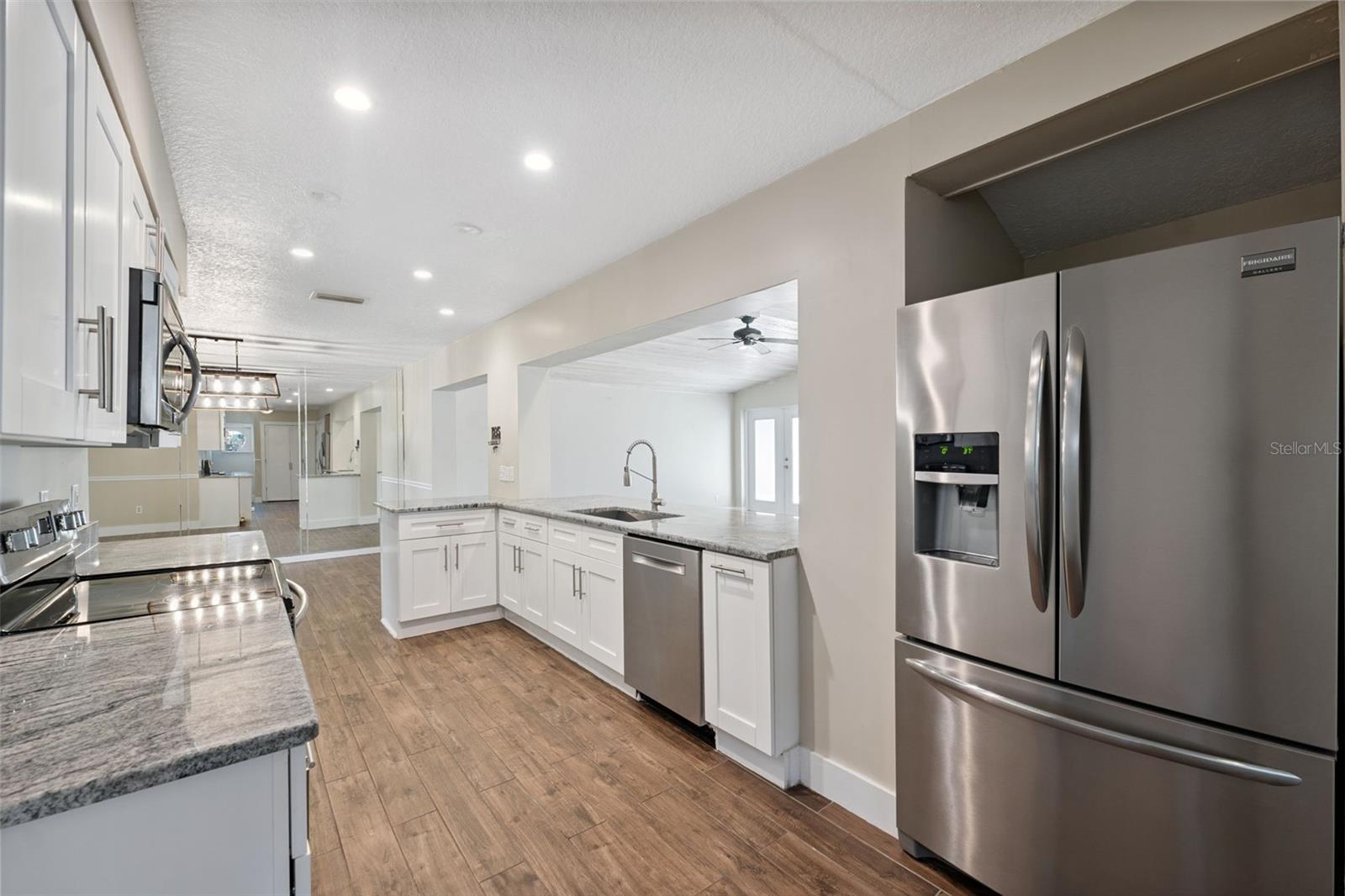 8306 N GOMEZ AVE, TAMPA, FL, 33614